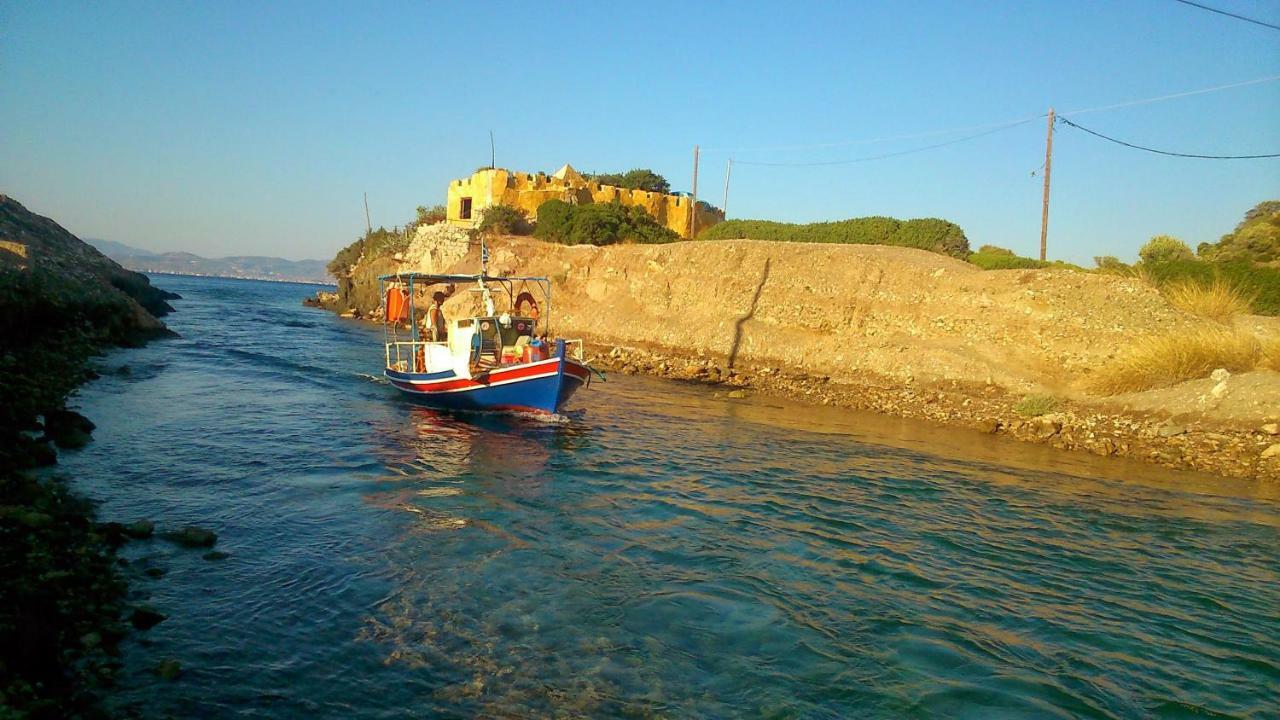 Beautiful House By The Sea,Loutraki Skaloma. Villa Exterior foto